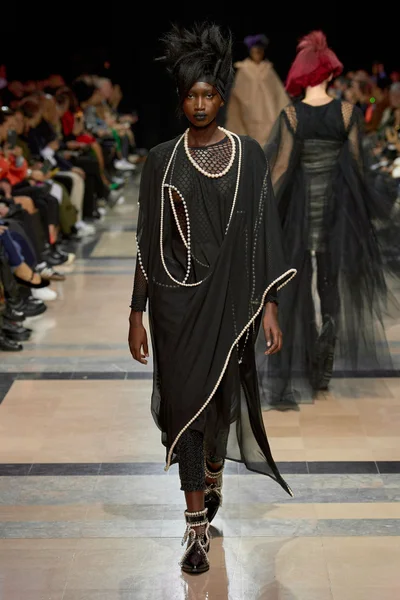 Look 27
